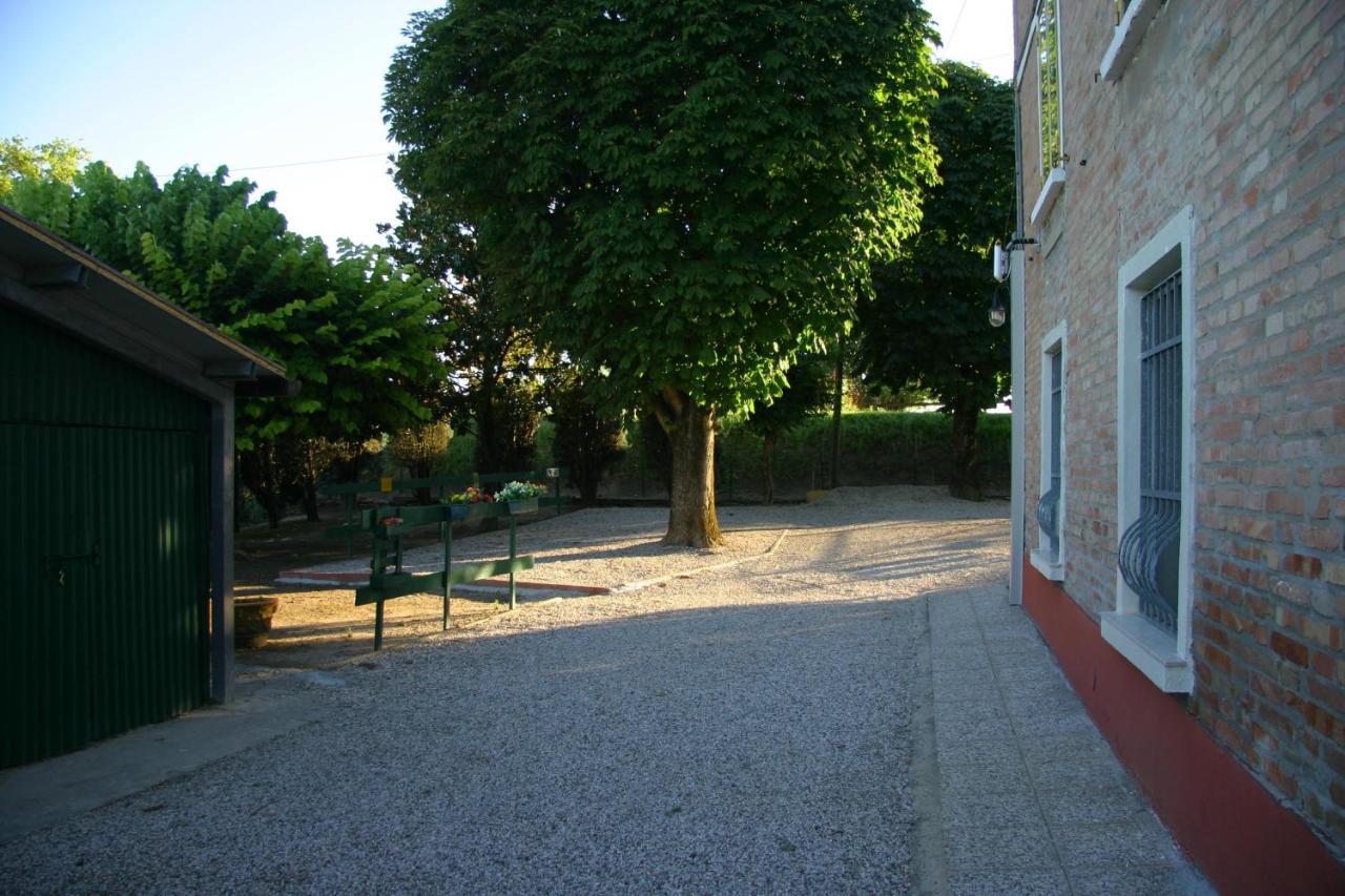 Villa Lilli 2 Ferrara Luaran gambar